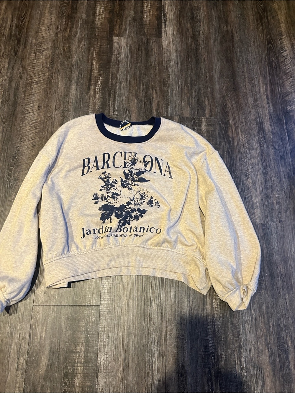ARULA Cream Sweatshirt with Navy Trim